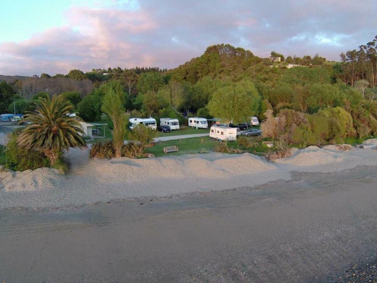 Golden Bay Holiday Park Onekaka Extérieur photo